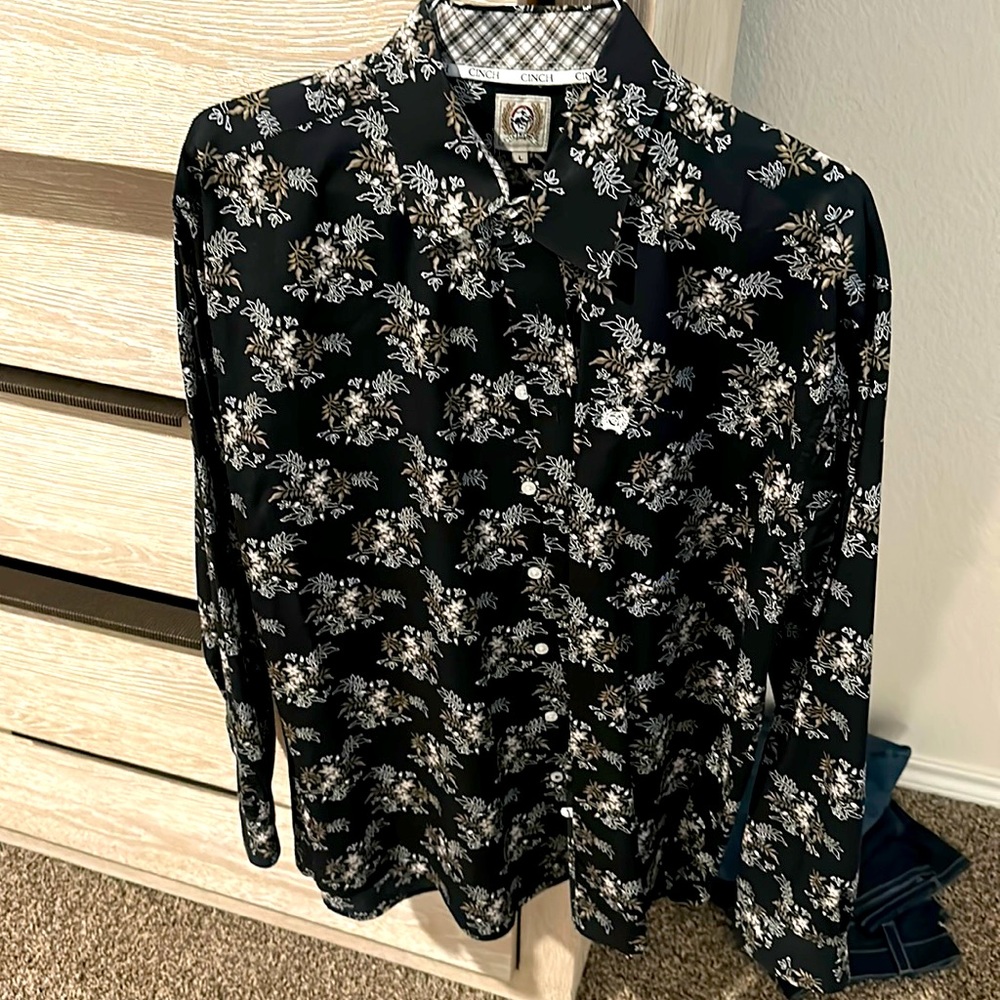 Men’s large Cinch button down shirt